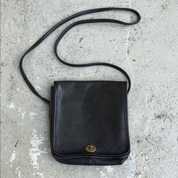 Vintage Coach Crossbody - Picture 1 of 11
